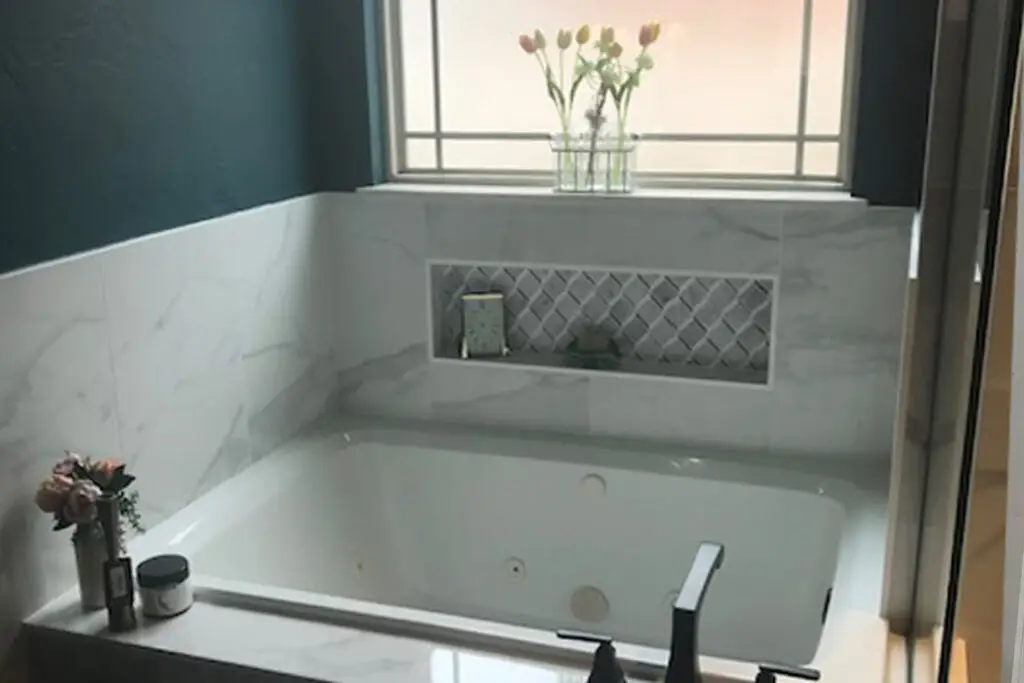 Tub Pic 3 (1800X1201)